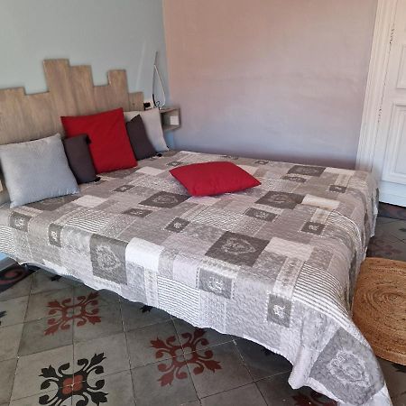 Chez Dedou Et Madou Bed & Breakfast Florensac ภายนอก รูปภาพ