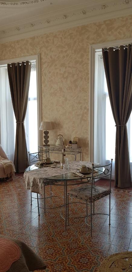 Chez Dedou Et Madou Bed & Breakfast Florensac ภายนอก รูปภาพ