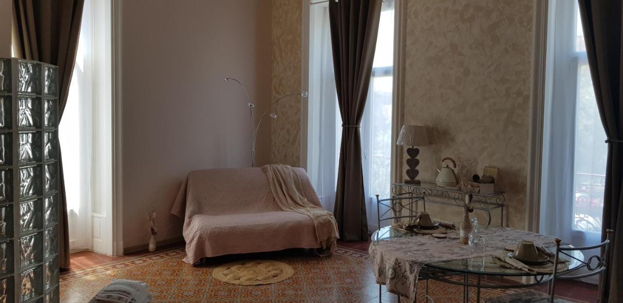Chez Dedou Et Madou Bed & Breakfast Florensac ภายนอก รูปภาพ
