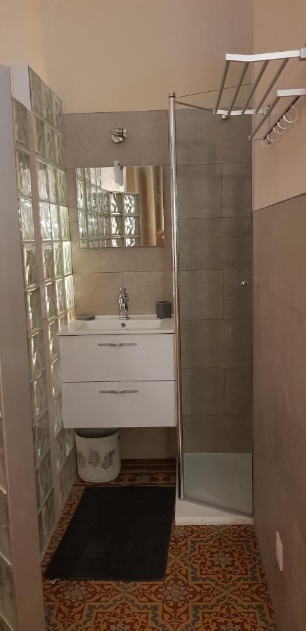 Chez Dedou Et Madou Bed & Breakfast Florensac ภายนอก รูปภาพ
