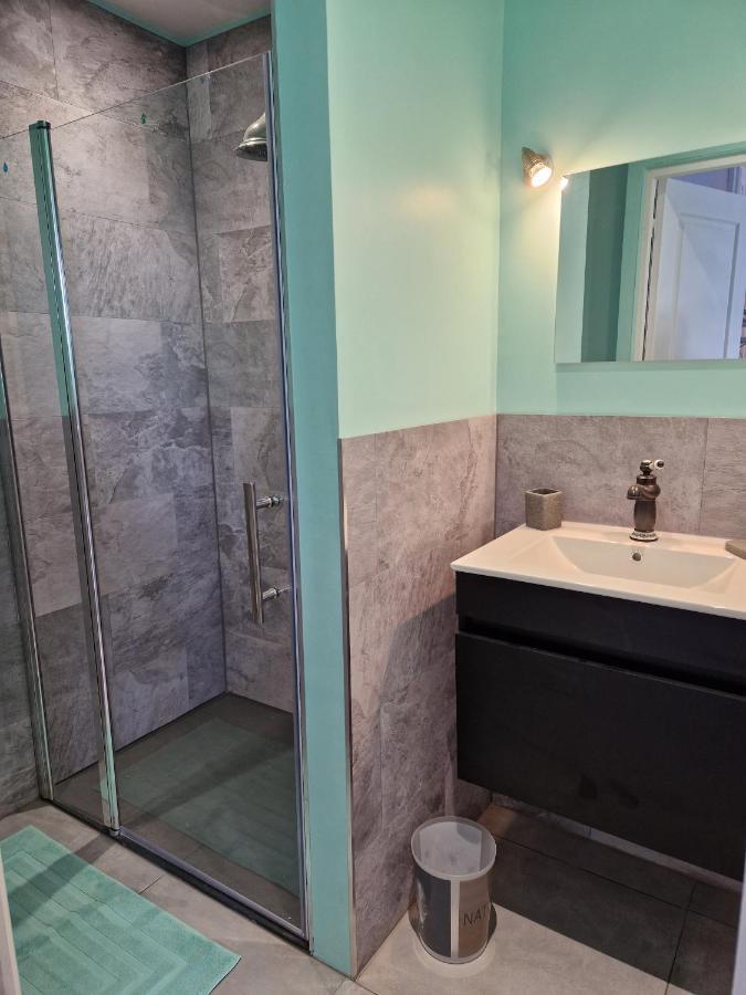 Chez Dedou Et Madou Bed & Breakfast Florensac ภายนอก รูปภาพ