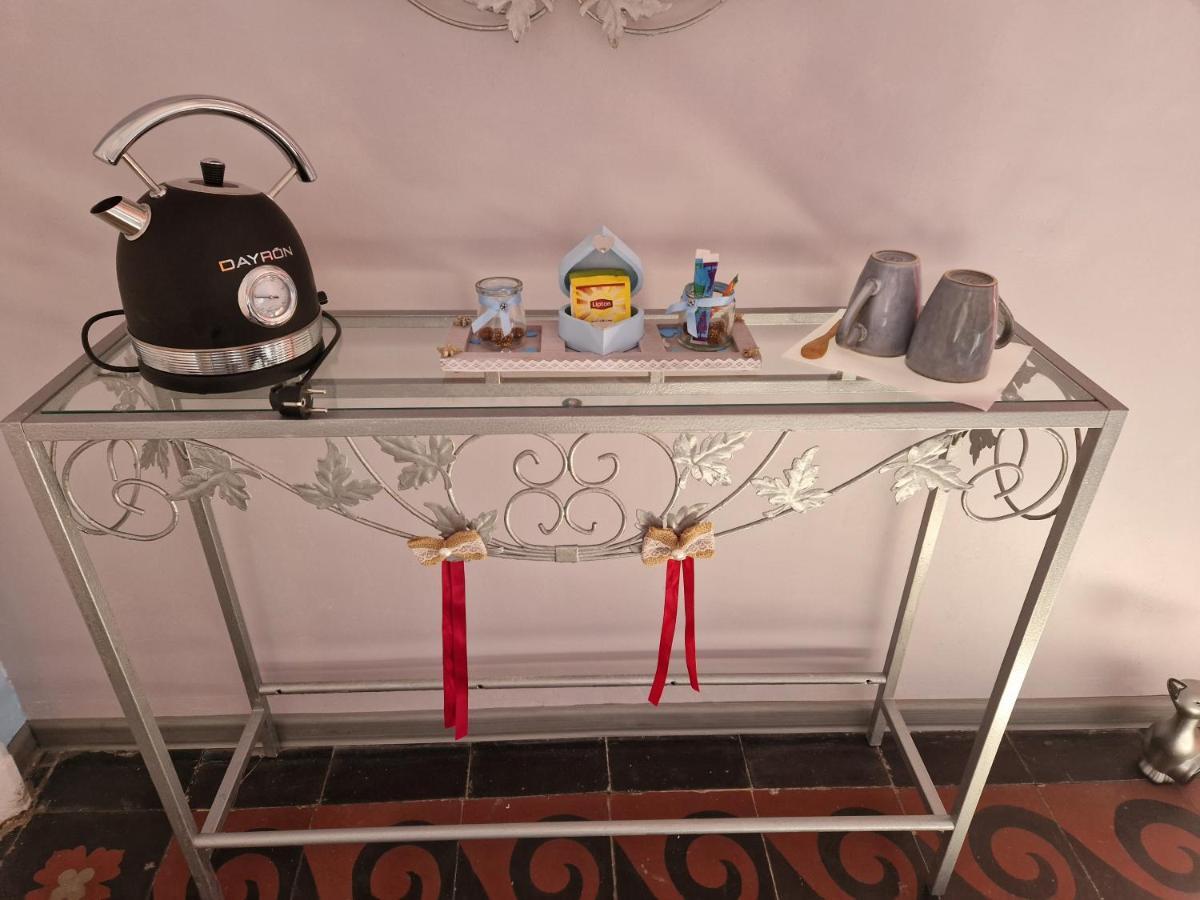 Chez Dedou Et Madou Bed & Breakfast Florensac ภายนอก รูปภาพ